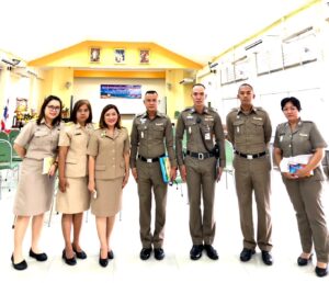 สคพ.การุณยเวศม์ ให้การต้อนรับ คณะตำรวจ ในการลงพื้นที่ เตรียมจัดกิจกรรมจิตอาสามอบสิ่งของให้แก่ผู้รับบ&hellip;