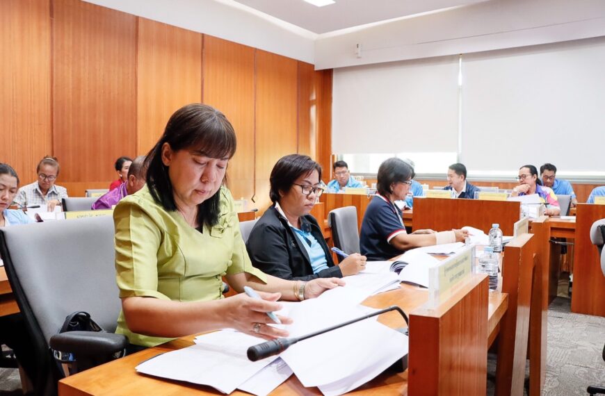 สคพ.การุณยเวศม์ เข้าร่วมการประชุมคณะกรรมการพัฒนาเทศบาลตำบลบางละมุง